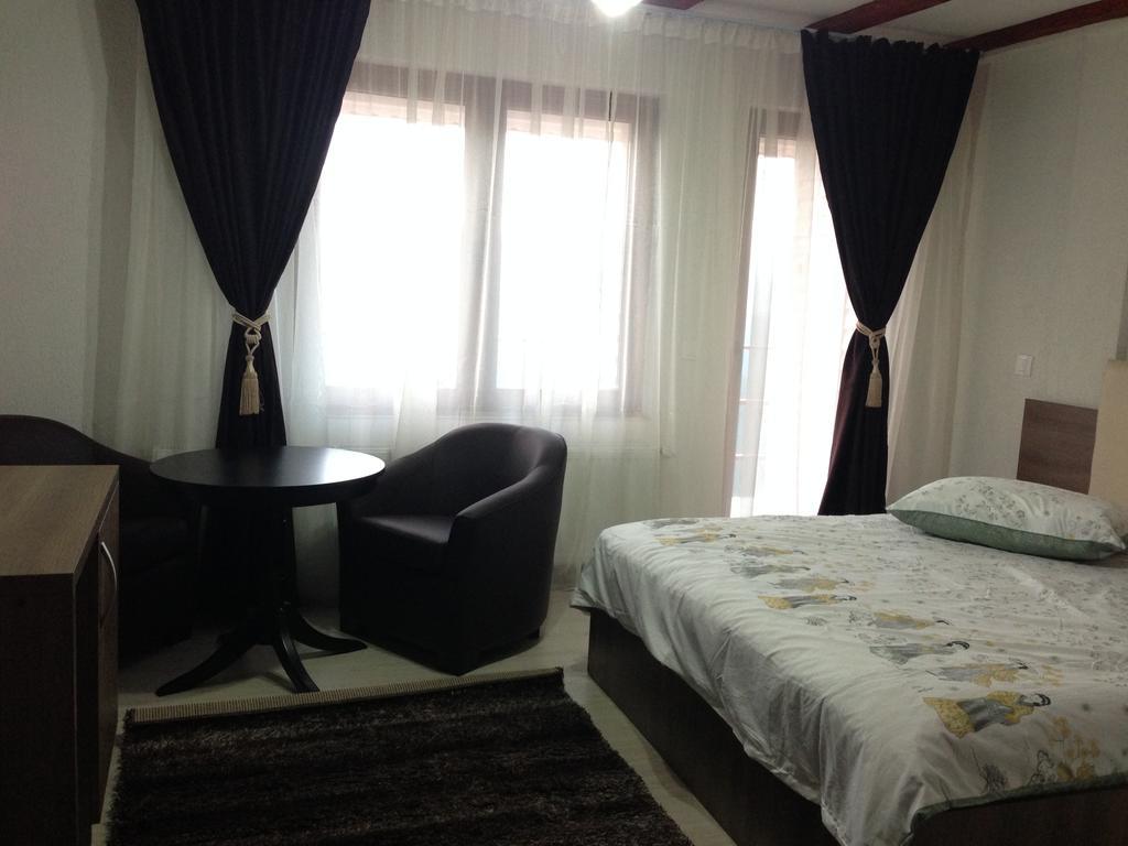 Pensiunea Roka Ranca Habitación foto